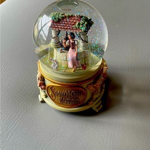Snow White snow globe from Disney World